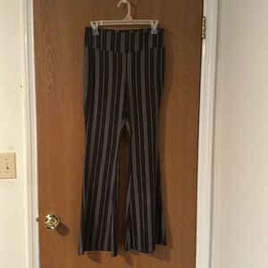 Walmart, no boundaries brand, black & white flare pants, cotton, size large